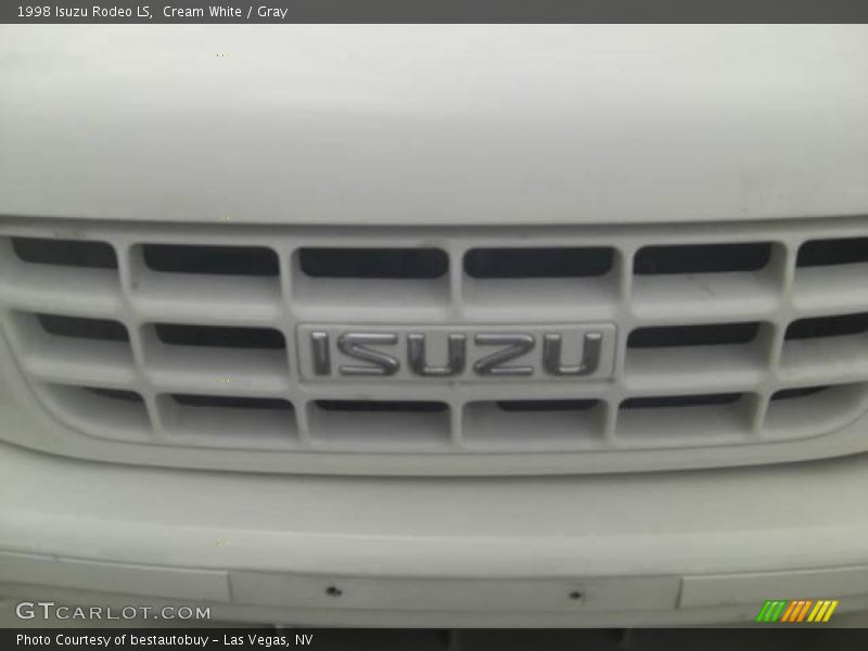 Cream White / Gray 1998 Isuzu Rodeo LS