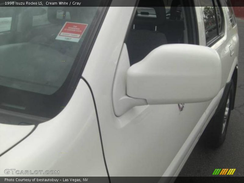 Cream White / Gray 1998 Isuzu Rodeo LS