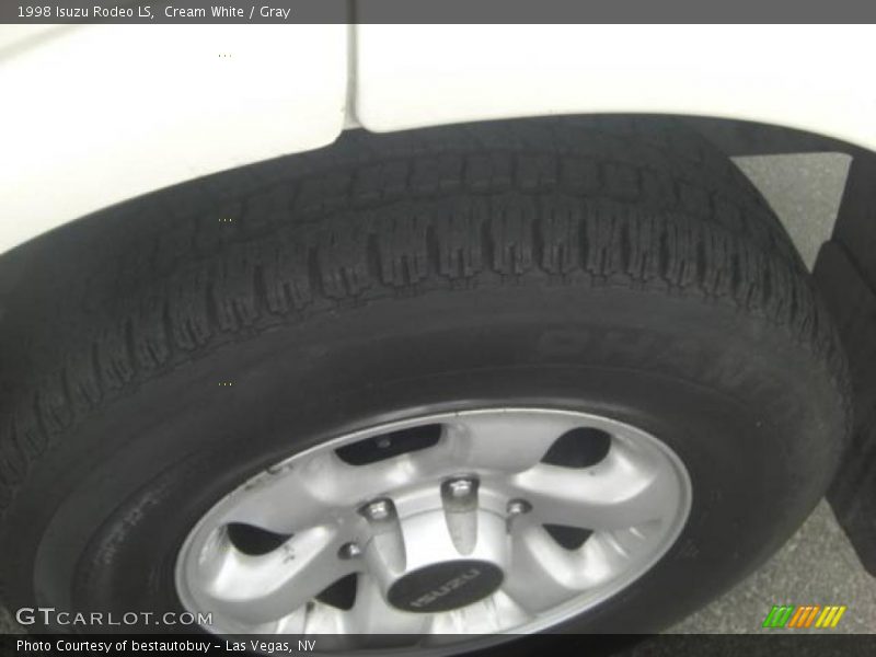 Cream White / Gray 1998 Isuzu Rodeo LS