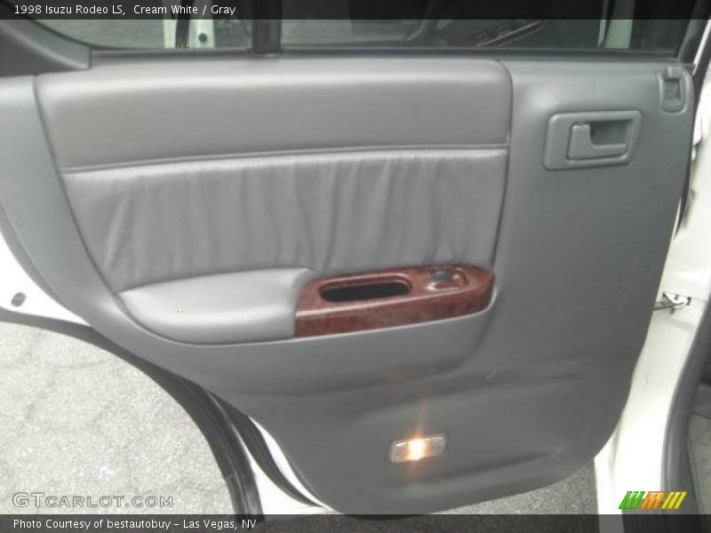 Cream White / Gray 1998 Isuzu Rodeo LS