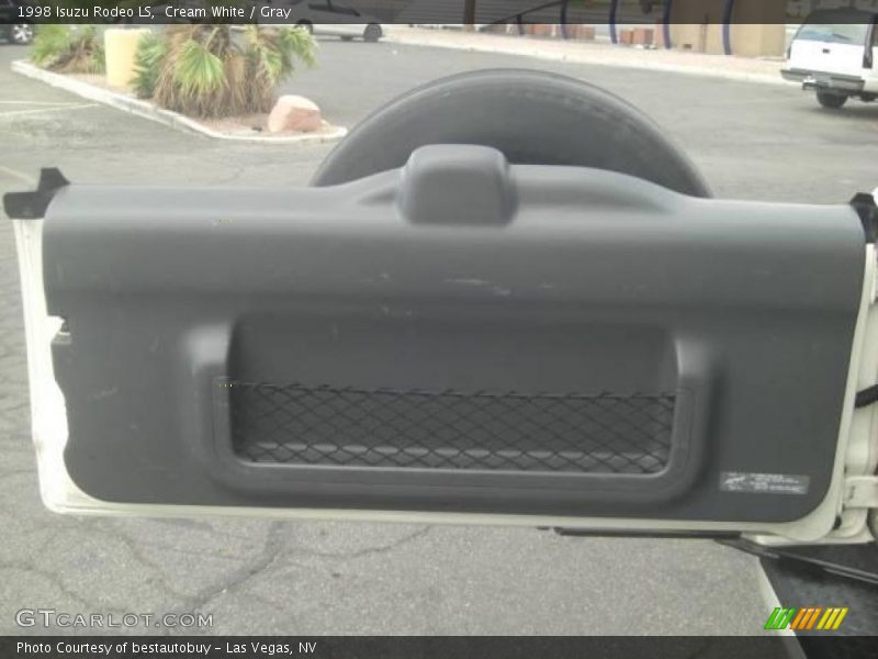 Cream White / Gray 1998 Isuzu Rodeo LS