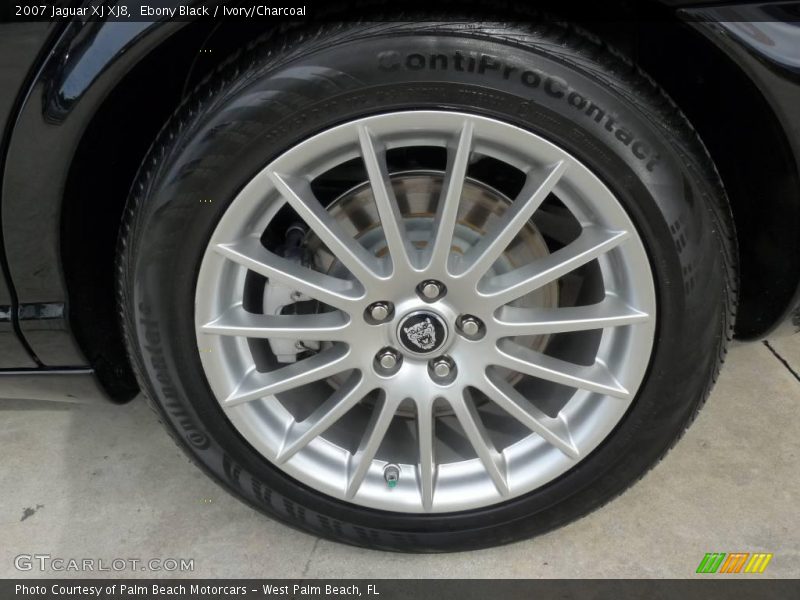 Ebony Black / Ivory/Charcoal 2007 Jaguar XJ XJ8