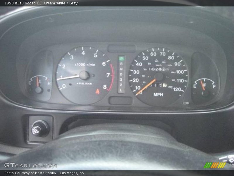 Cream White / Gray 1998 Isuzu Rodeo LS