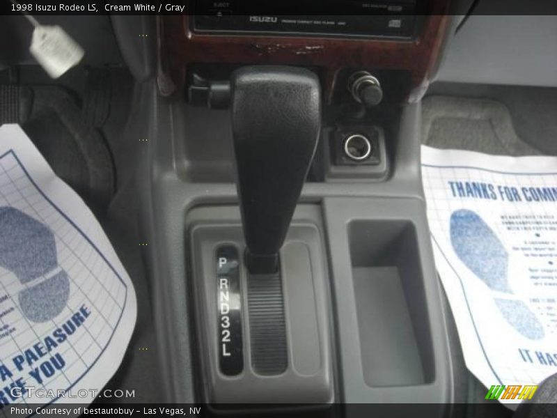 Cream White / Gray 1998 Isuzu Rodeo LS