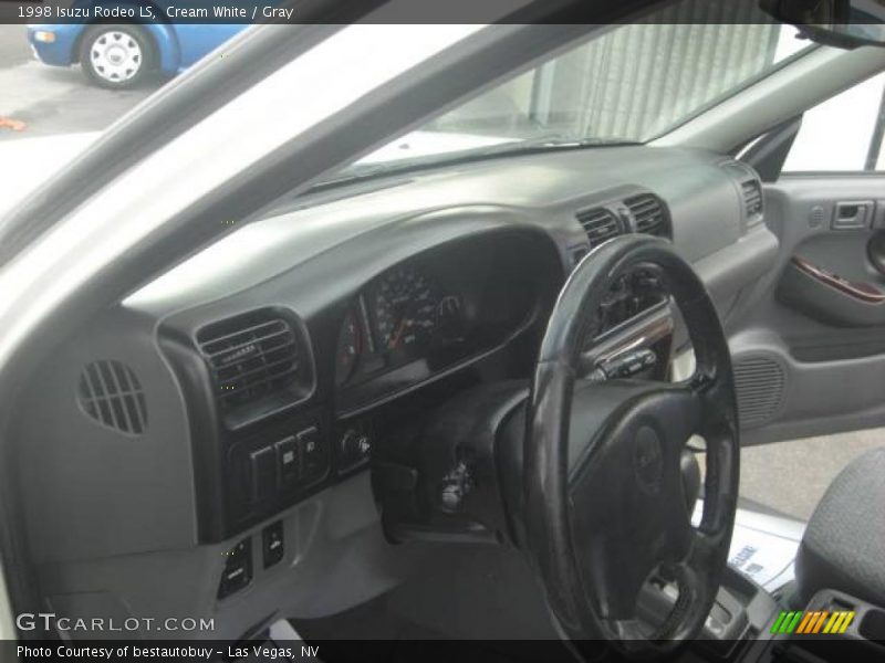 Cream White / Gray 1998 Isuzu Rodeo LS