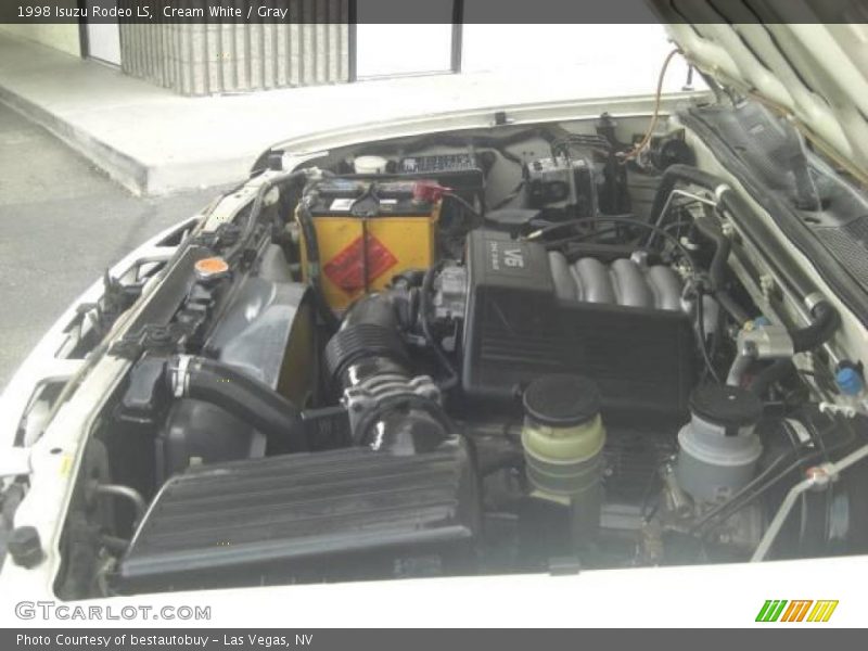Cream White / Gray 1998 Isuzu Rodeo LS