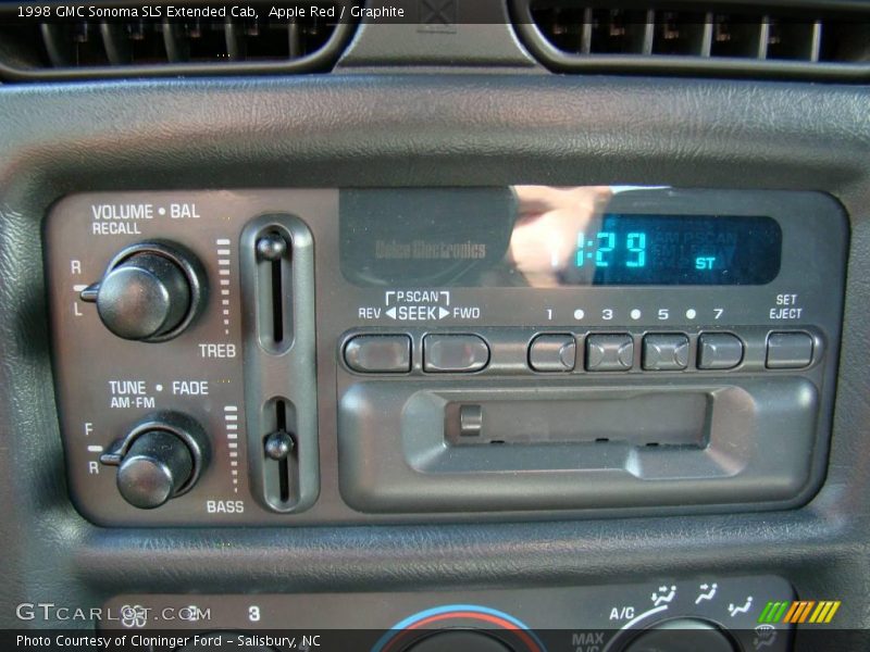 Apple Red / Graphite 1998 GMC Sonoma SLS Extended Cab