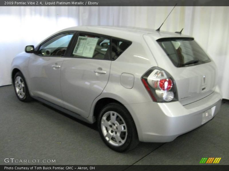 Liquid Platinum Metallic / Ebony 2009 Pontiac Vibe 2.4