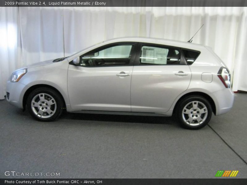Liquid Platinum Metallic / Ebony 2009 Pontiac Vibe 2.4