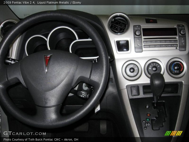 Liquid Platinum Metallic / Ebony 2009 Pontiac Vibe 2.4