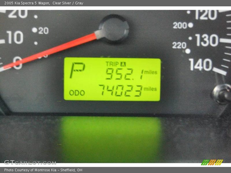 Clear Silver / Gray 2005 Kia Spectra 5 Wagon