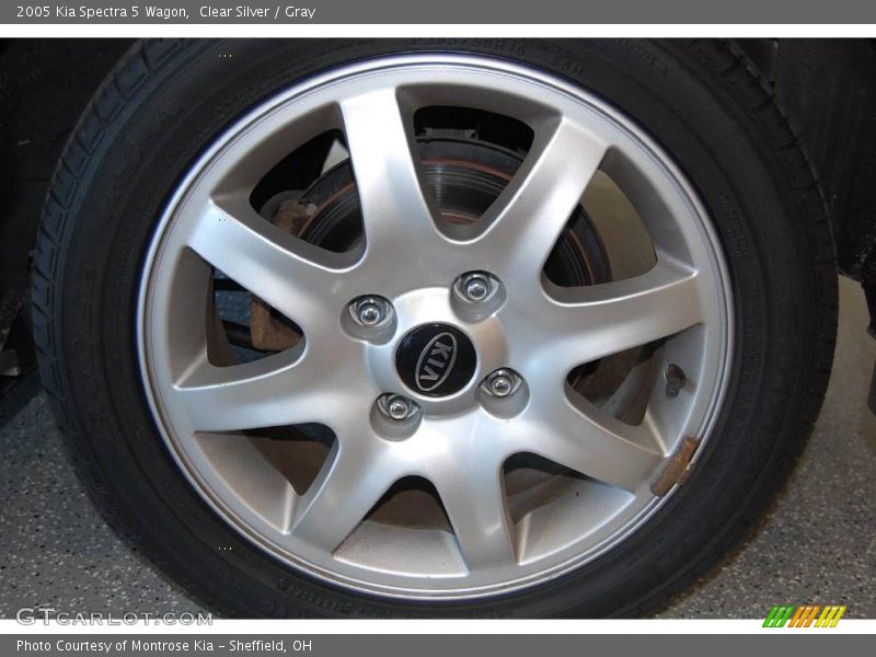 Clear Silver / Gray 2005 Kia Spectra 5 Wagon