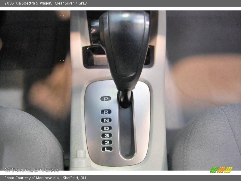 Clear Silver / Gray 2005 Kia Spectra 5 Wagon