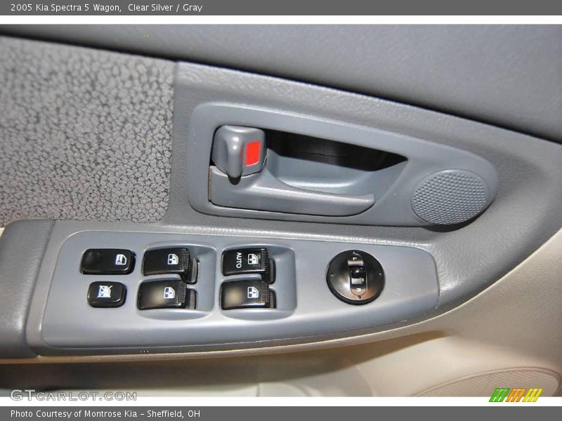 Clear Silver / Gray 2005 Kia Spectra 5 Wagon