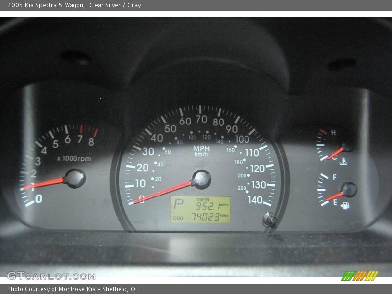 Clear Silver / Gray 2005 Kia Spectra 5 Wagon