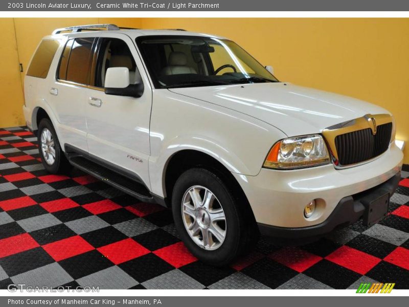 Ceramic White Tri-Coat / Light Parchment 2003 Lincoln Aviator Luxury