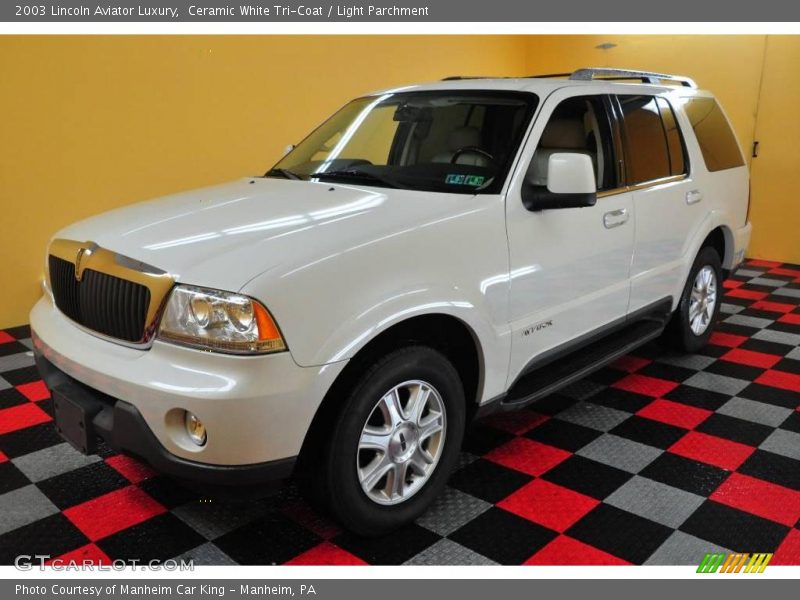 Ceramic White Tri-Coat / Light Parchment 2003 Lincoln Aviator Luxury