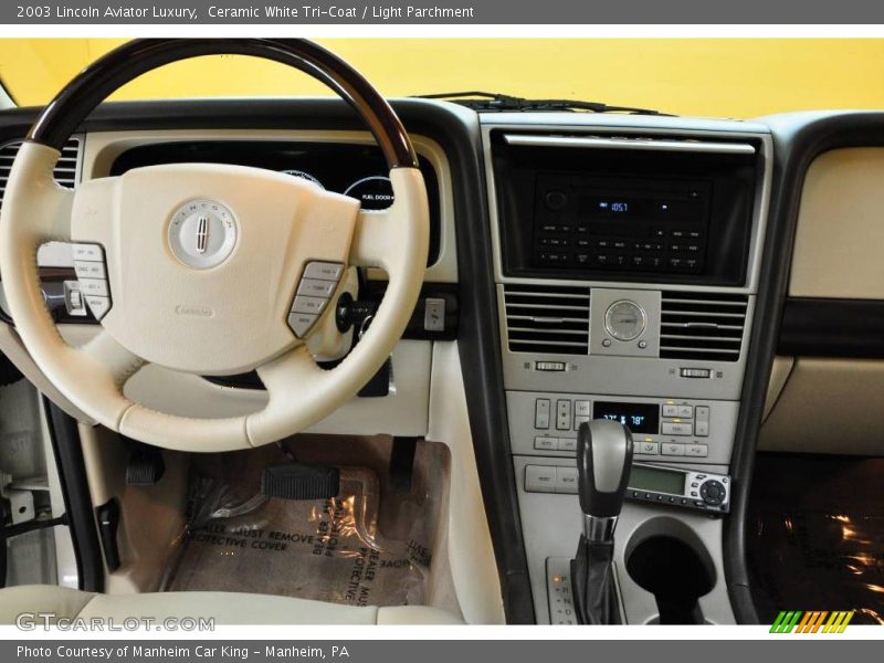 Ceramic White Tri-Coat / Light Parchment 2003 Lincoln Aviator Luxury