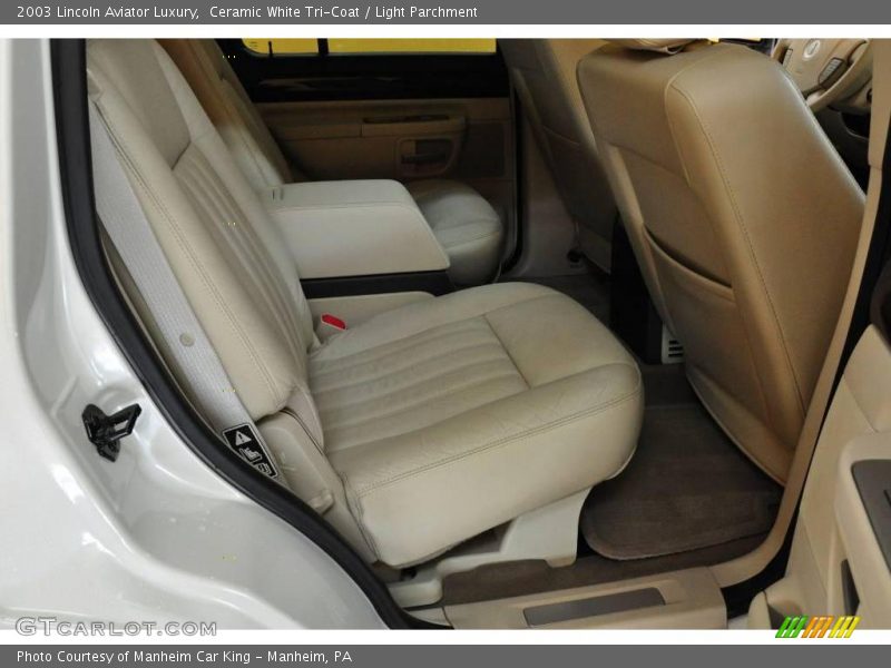 Ceramic White Tri-Coat / Light Parchment 2003 Lincoln Aviator Luxury