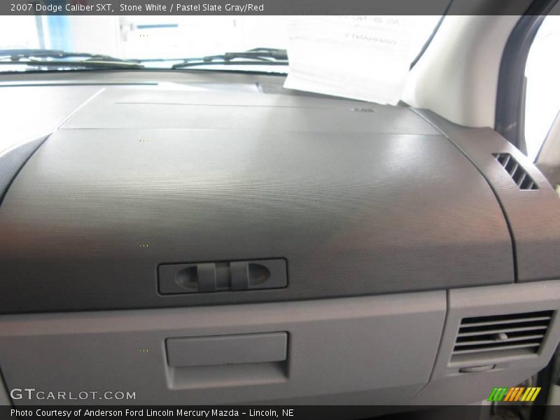 Stone White / Pastel Slate Gray/Red 2007 Dodge Caliber SXT