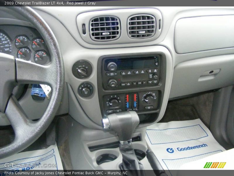 Red Jewel / Gray 2009 Chevrolet TrailBlazer LT 4x4