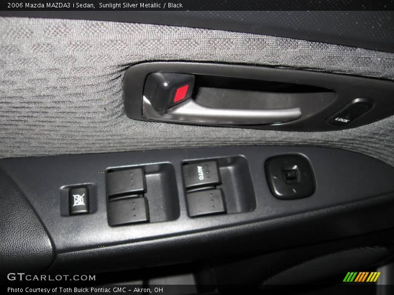 Sunlight Silver Metallic / Black 2006 Mazda MAZDA3 i Sedan