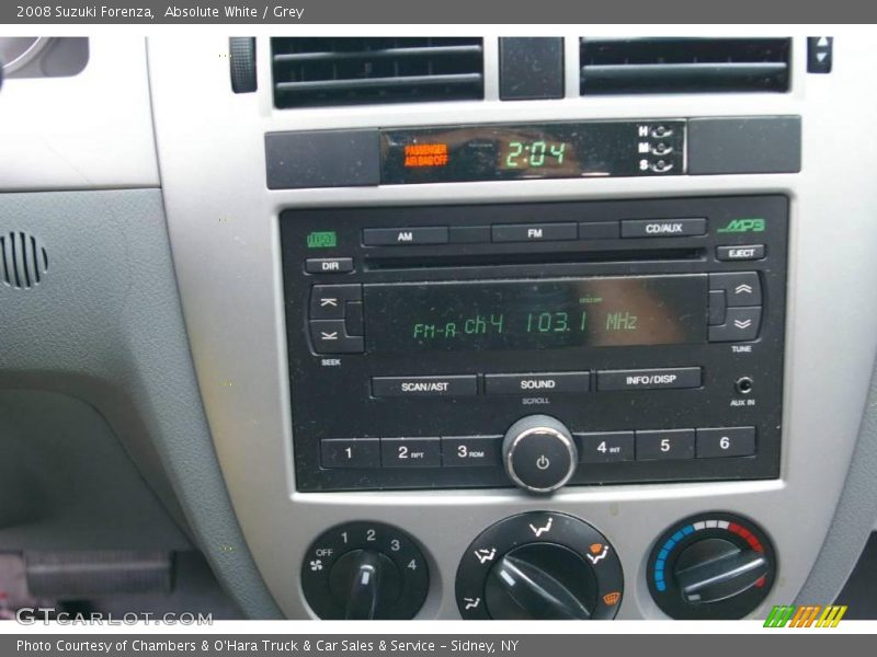 Absolute White / Grey 2008 Suzuki Forenza
