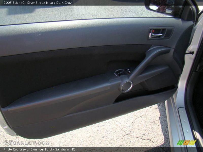 Silver Streak Mica / Dark Gray 2005 Scion tC
