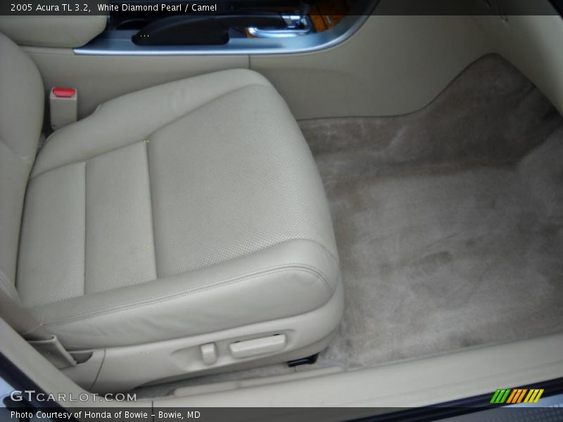 White Diamond Pearl / Camel 2005 Acura TL 3.2