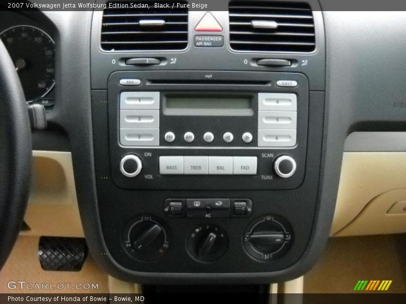 Black / Pure Beige 2007 Volkswagen Jetta Wolfsburg Edition Sedan