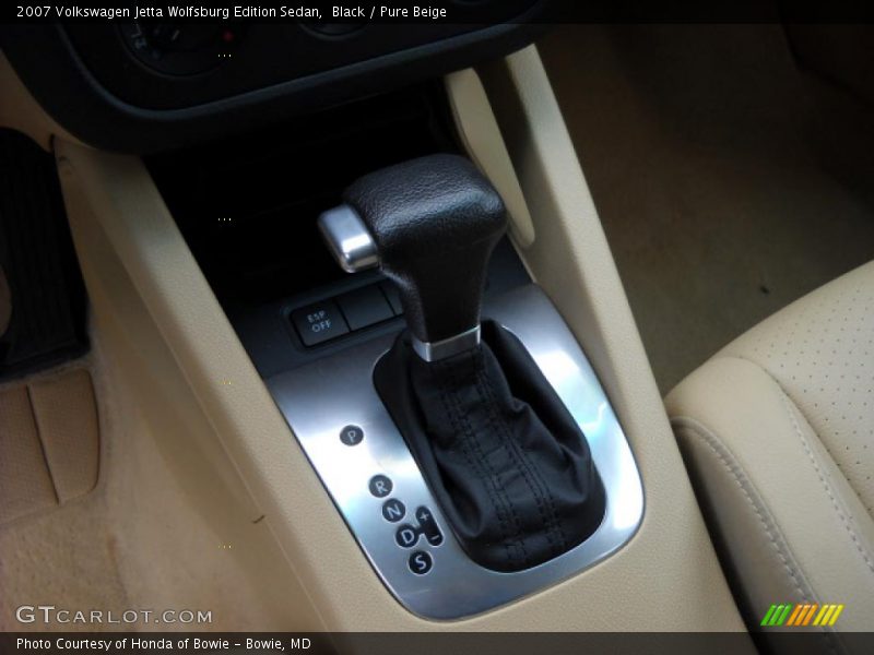 Black / Pure Beige 2007 Volkswagen Jetta Wolfsburg Edition Sedan