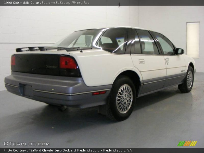 White / Red 1990 Oldsmobile Cutlass Supreme SL Sedan