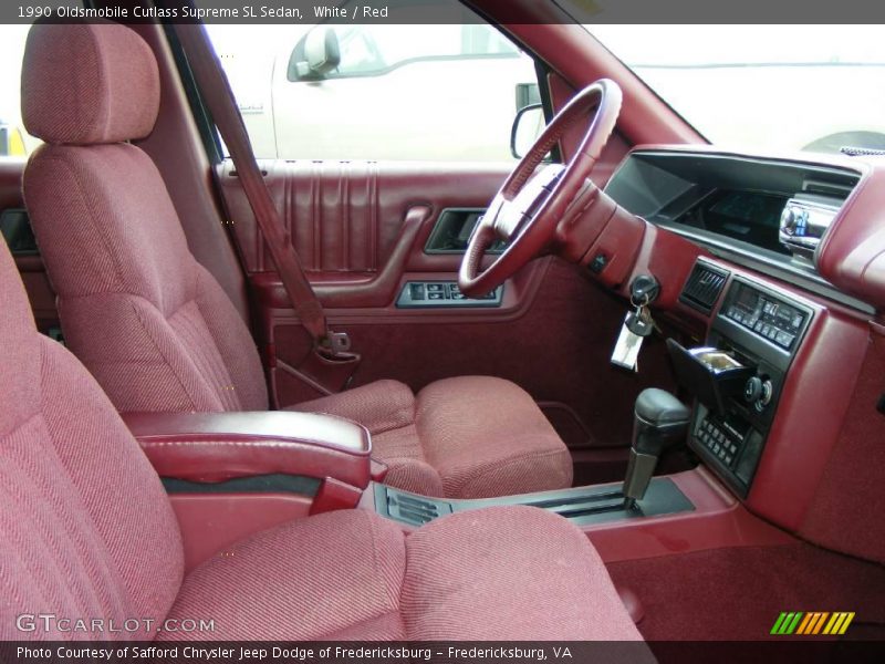 White / Red 1990 Oldsmobile Cutlass Supreme SL Sedan