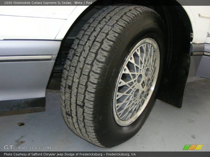 White / Red 1990 Oldsmobile Cutlass Supreme SL Sedan