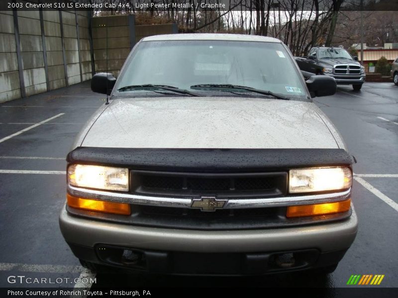 Light Pewter Metallic / Graphite 2003 Chevrolet S10 LS Extended Cab 4x4
