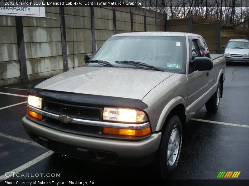 Light Pewter Metallic / Graphite 2003 Chevrolet S10 LS Extended Cab 4x4