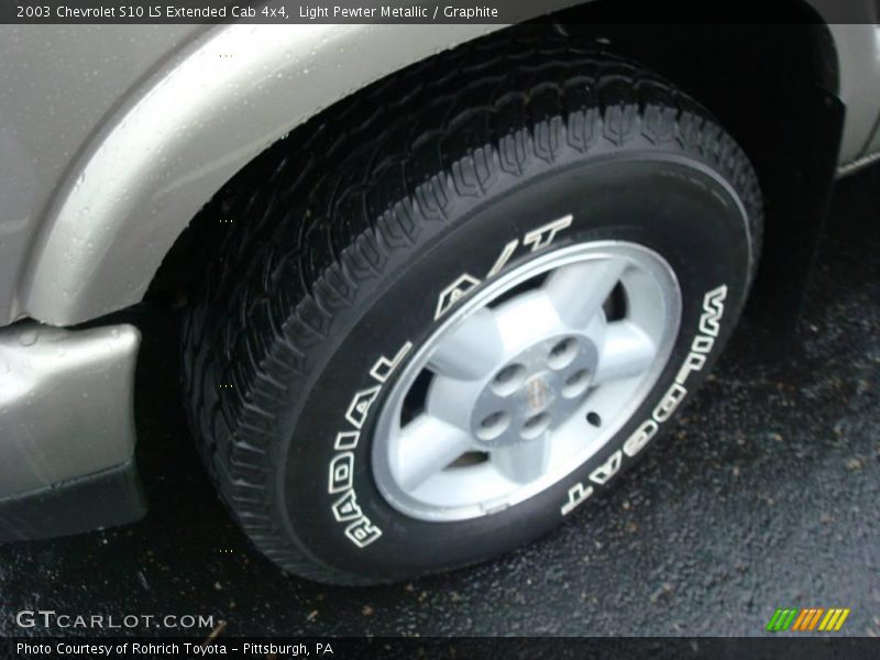 Light Pewter Metallic / Graphite 2003 Chevrolet S10 LS Extended Cab 4x4