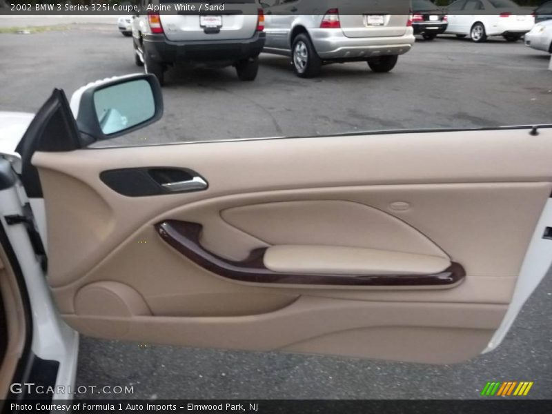 Alpine White / Sand 2002 BMW 3 Series 325i Coupe