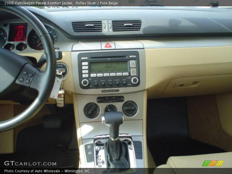 Reflex Silver / Pure Beige 2008 Volkswagen Passat Komfort Sedan