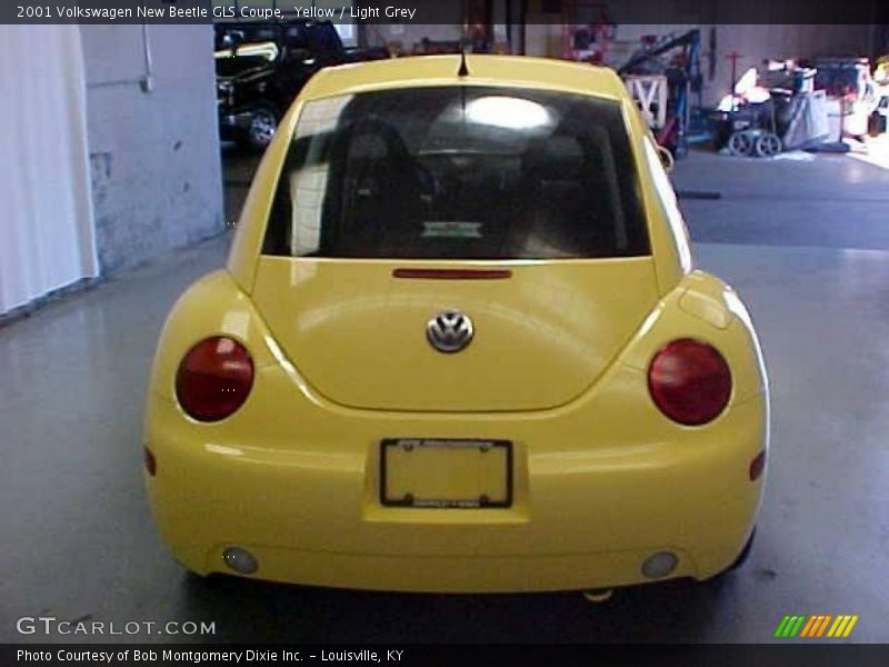 Yellow / Light Grey 2001 Volkswagen New Beetle GLS Coupe