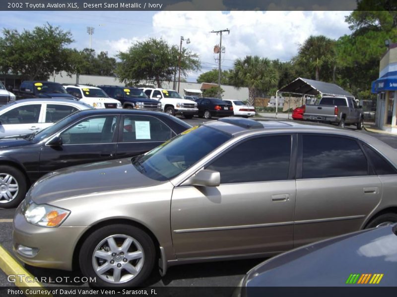 Desert Sand Metallic / Ivory 2002 Toyota Avalon XLS