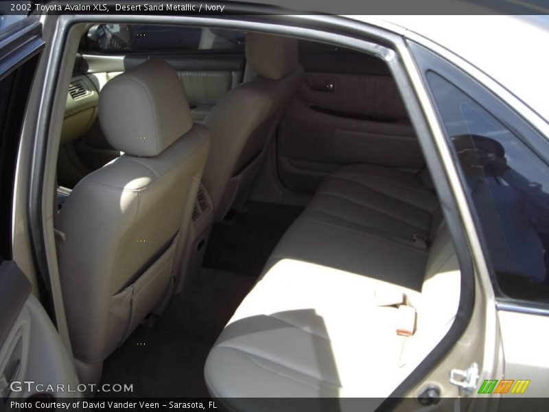 Desert Sand Metallic / Ivory 2002 Toyota Avalon XLS