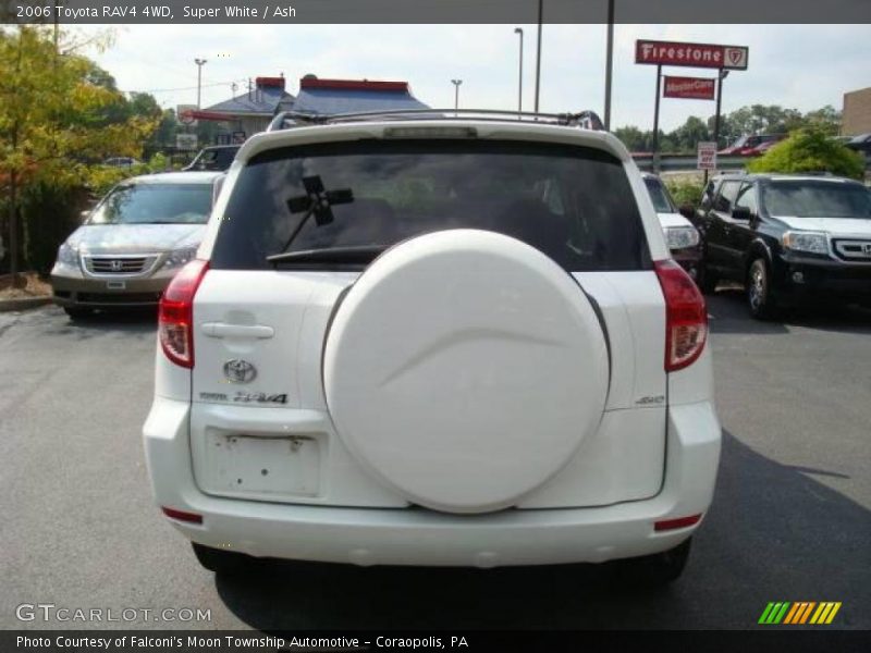 Super White / Ash 2006 Toyota RAV4 4WD