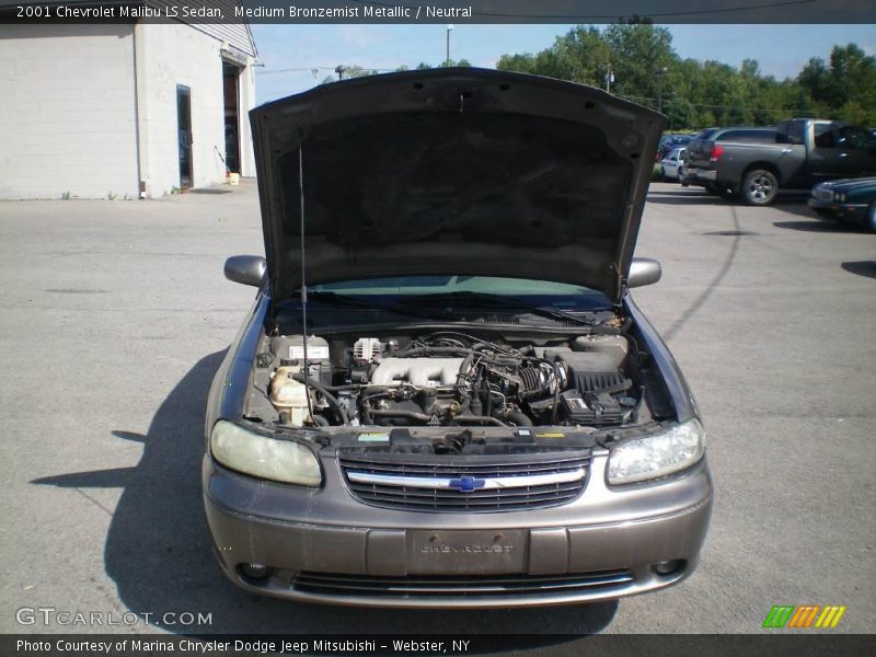 Medium Bronzemist Metallic / Neutral 2001 Chevrolet Malibu LS Sedan