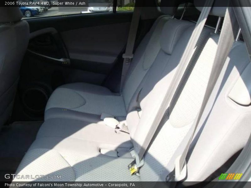 Super White / Ash 2006 Toyota RAV4 4WD
