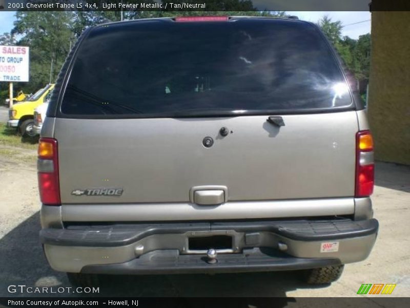 Light Pewter Metallic / Tan/Neutral 2001 Chevrolet Tahoe LS 4x4