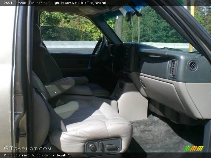 Light Pewter Metallic / Tan/Neutral 2001 Chevrolet Tahoe LS 4x4