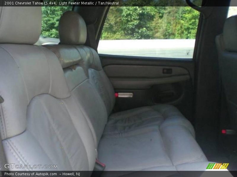 Light Pewter Metallic / Tan/Neutral 2001 Chevrolet Tahoe LS 4x4