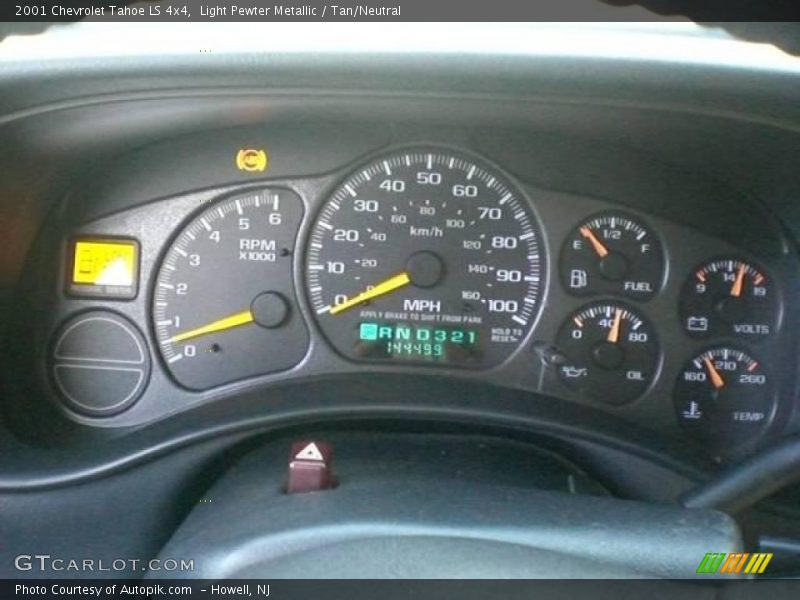 Light Pewter Metallic / Tan/Neutral 2001 Chevrolet Tahoe LS 4x4