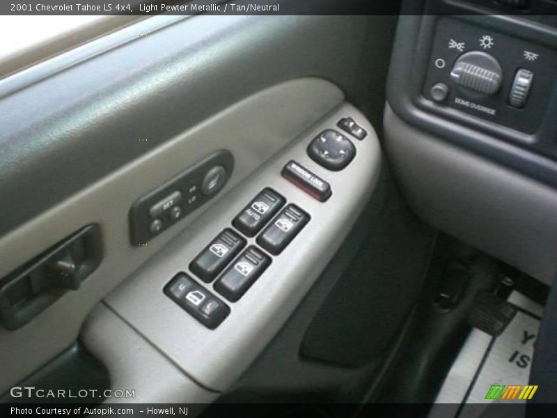 Light Pewter Metallic / Tan/Neutral 2001 Chevrolet Tahoe LS 4x4
